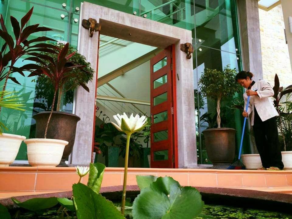 Deluxx Boutique Hotel Sihanoukville Exterior foto
