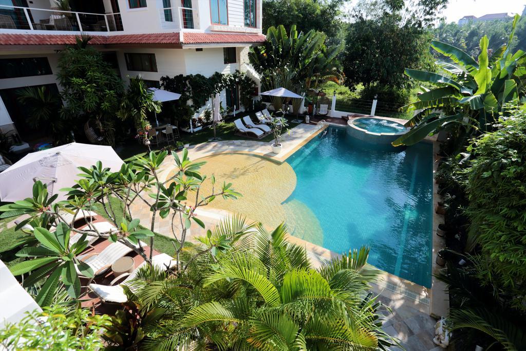 Deluxx Boutique Hotel Sihanoukville Exterior foto