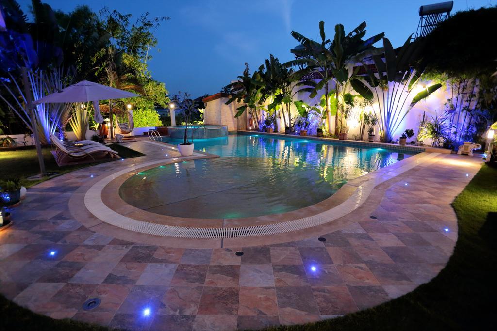 Deluxx Boutique Hotel Sihanoukville Exterior foto
